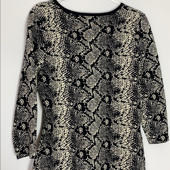 Nanette Lepore snakeskin v-neck knit sweater dress NWT - Picture 4 of 8